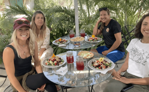 4 ladies having dinner in the Baja